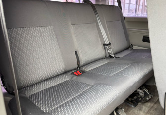 Подержанный автомобиль Volkswagen Caravelle 2012 года (12 фото)