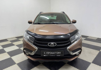 Подержанный автомобиль LADA (ВАЗ) XRAY 2017 года (2 фото)