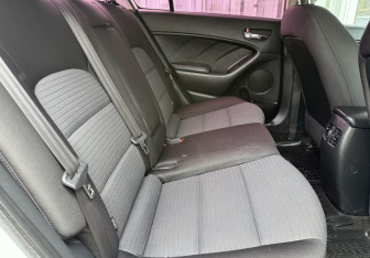 Подержанный автомобиль Kia Cerato Sedan 2015 года (11 фото)