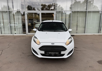Подержанный автомобиль Ford Fiesta Hatchback 2016 года (2 фото)
