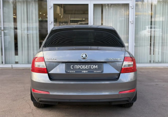 Подержанный автомобиль Skoda Octavia Liftback 2016 года (6 фото)