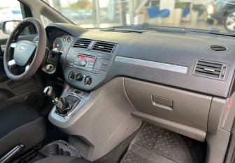Подержанный автомобиль Ford C-MAX 2007 года (10 фото)