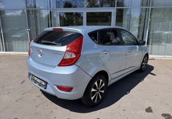 Подержанный автомобиль Hyundai Solaris Hatchback 2011 года (5 фото)