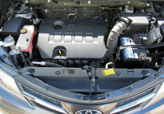 Подержанный автомобиль Toyota RAV4 2013 года (23 фото)