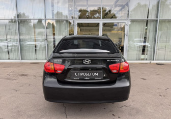 Подержанный автомобиль Hyundai Elantra Sedan 2008 года (6 фото)