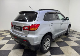 Подержанный автомобиль Mitsubishi ASX 2013 года (5 фото)