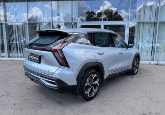 Подержанный автомобиль Geely Atlas 2023 года (5 фото)