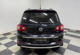 Подержанный автомобиль Volkswagen Tiguan 2009 года (6 фото)