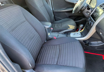 Подержанный автомобиль Toyota Corolla Sedan 2008 года (9 фото)