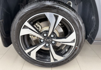 Подержанный автомобиль Москвич 3 2023 года (12 фото)