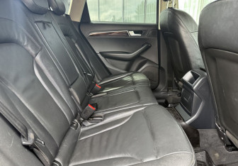 Подержанный автомобиль Audi Q5 2010 года (11 фото)