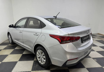 Подержанный автомобиль Hyundai Solaris Sedan 2017 года (7 фото)