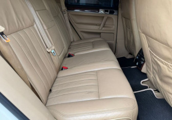 Подержанный автомобиль Volkswagen Touareg 2009 года (11 фото)