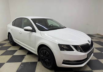Подержанный автомобиль Skoda Octavia Wagon 2019 года (3 фото)