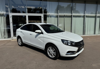 Подержанный автомобиль LADA (ВАЗ) Vesta Sedan 2018 года (3 фото)