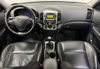 Подержанный автомобиль Hyundai i30 Hatchback 2009 года (9 фото)