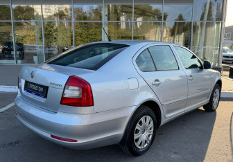 Подержанный автомобиль Skoda Octavia Wagon 2011 года (5 фото)