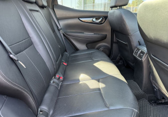Подержанный автомобиль Nissan Qashqai 2015 года (11 фото)