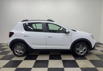 Подержанный автомобиль Renault Sandero 2019 года (4 фото)