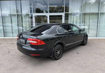 Подержанный автомобиль Skoda Superb Liftback 2013 года (5 фото)