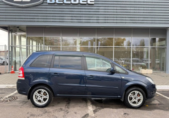 Подержанный автомобиль Opel Zafira Compactvan 2012 года (4 фото)