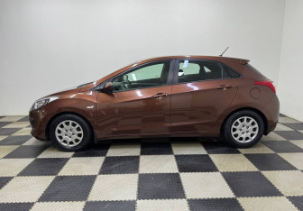 Подержанный автомобиль Hyundai i30 Hatchback 2012 года (8 фото)
