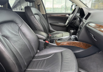 Подержанный автомобиль Audi Q5 2010 года (10 фото)