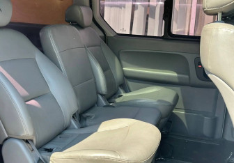 Подержанный автомобиль Hyundai Grand Starex 2014 года (11 фото)