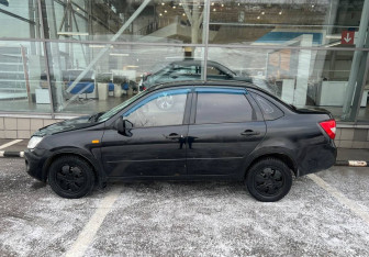 Подержанный автомобиль LADA (ВАЗ) Granta Sedan 2012 года (8 фото)