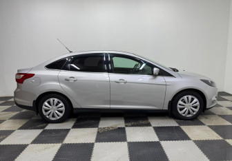 Подержанный автомобиль Ford Focus Sedan 2012 года (4 фото)