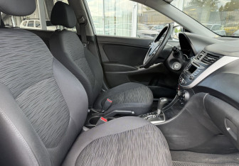 Подержанный автомобиль Hyundai Solaris Sedan 2015 года (10 фото)
