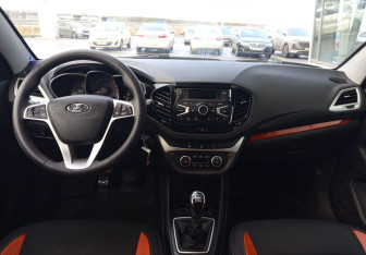 Подержанный автомобиль LADA (ВАЗ) Vesta Wagon 2018 года (9 фото)