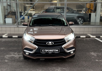 Подержанный автомобиль LADA (ВАЗ) XRAY 2017 года (2 фото)