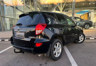 Подержанный автомобиль Toyota RAV4 2008 года (5 фото)