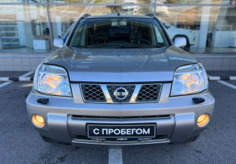 Подержанный автомобиль Nissan X-Trail 2005 года (2 фото)