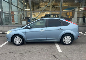 Подержанный автомобиль Ford Focus Hatchback 2008 года (5 фото)