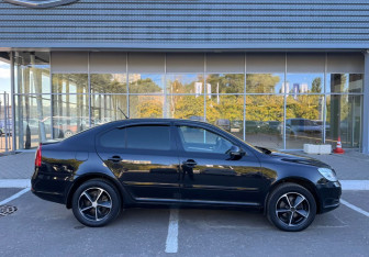 Подержанный автомобиль Skoda Octavia Liftback 2011 года (4 фото)