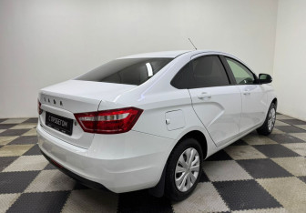 Подержанный автомобиль LADA (ВАЗ) Vesta Sedan 2017 года (5 фото)