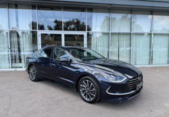 Подержанный автомобиль Hyundai Sonata 2020 года (3 фото)