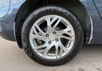 Подержанный автомобиль Citroen C4 Hatchback 2012 года (12 фото)