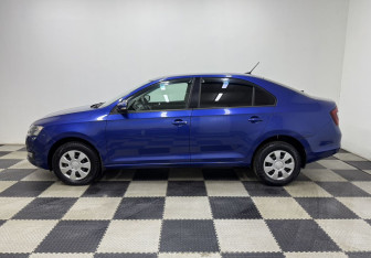 Подержанный автомобиль Skoda Rapid Liftback 2017 года (8 фото)