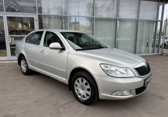 Подержанный автомобиль Skoda Octavia Liftback 2012 года (3 фото)