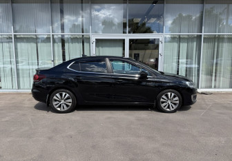Подержанный автомобиль Citroen C4 Sedan 2016 года (4 фото)