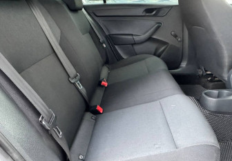 Подержанный автомобиль Skoda Rapid Liftback 2015 года (10 фото)