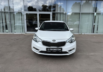 Подержанный автомобиль Kia Cerato Sedan 2015 года (2 фото)
