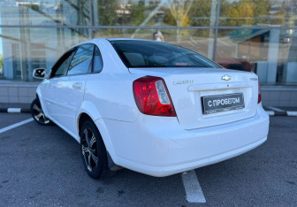 Подержанный автомобиль Chevrolet Lacetti Sedan 2011 года (7 фото)