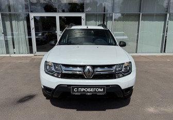 Подержанный автомобиль Renault Duster 2017 года (2 фото)