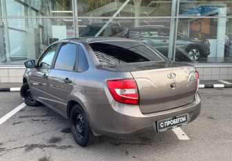Подержанный автомобиль LADA (ВАЗ) Granta Sedan 2018 года (6 фото)