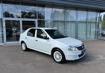 Подержанный автомобиль Renault Logan Sedan 2014 года (3 фото)