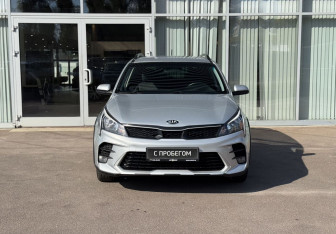 Подержанный автомобиль Kia Rio Hatchback 2020 года (2 фото)
